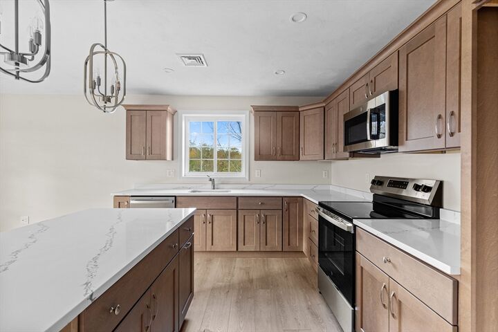 Property Photo:  393 Court St Unit 7  MA 02360 