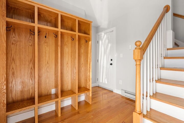 Property Photo:  8 Concord Ter 8  MA 01702 