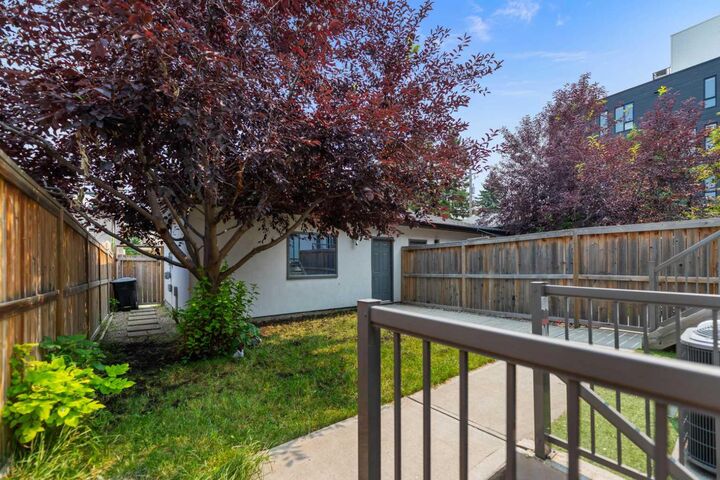 Property Photo: 2020 37 Street SW AB T3E 3A9