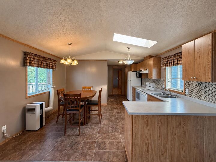 Property Photo:  5622 51 Street  AB T0B 1K0 