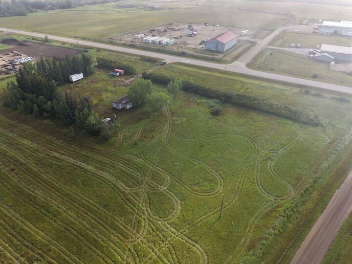 Property Photo:  712022 Range Road 72A  AB T8W 5H5 