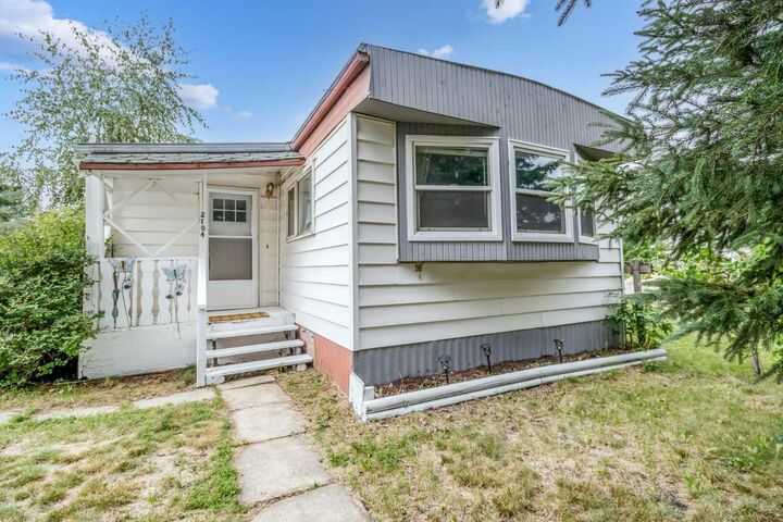 Property Photo:  2104 23 Avenue  AB T0M 0V0 