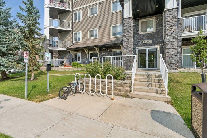 Property Photo: 115 Prestwick Villas SE 4410 AB T2Z 0M8