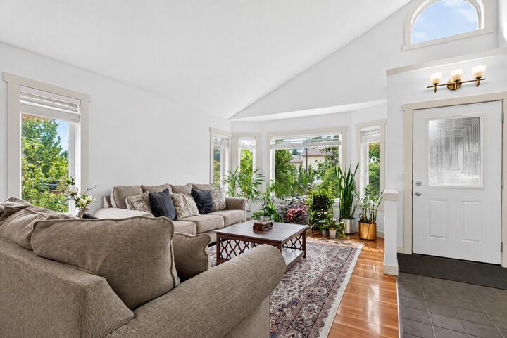 Property Photo:  2888 Signal Hill Drive SW  AB T3H 2V1 