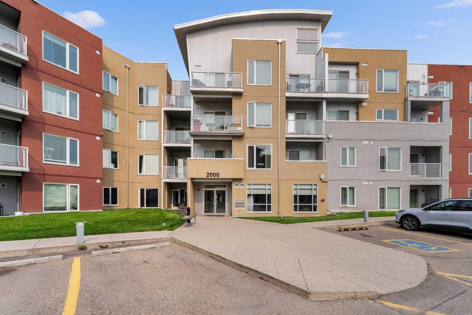 Property Photo:  604 East Lake Boulevard NE 2405  AB T4A 0G6 
