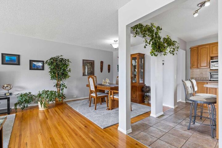 Property Photo:  5019 Marshall Road NE  AB T2A 2Y7 