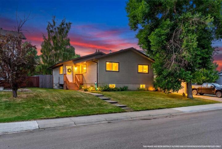 Property Photo: 1837 Meadowbrook Drive SE AB T4A 1V5