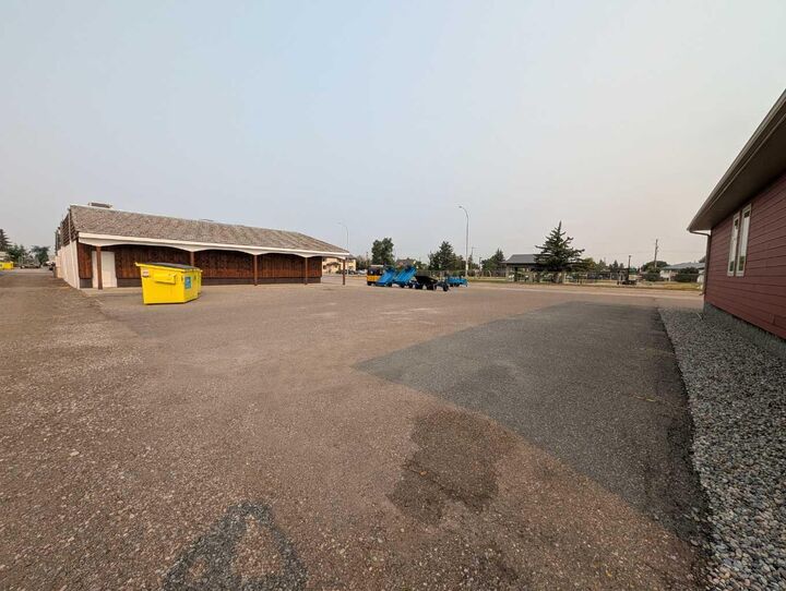 Property Photo:  514 25 Street  AB T0L 0Z0 