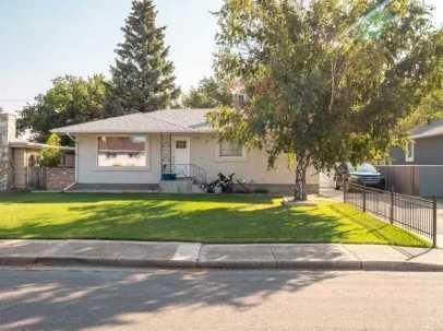 Property Photo: 1131 28A Street S 2 AB T1K 2W6