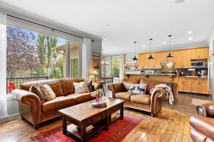 Property Photo: 19 Sunset Circle AB T4C 0C3