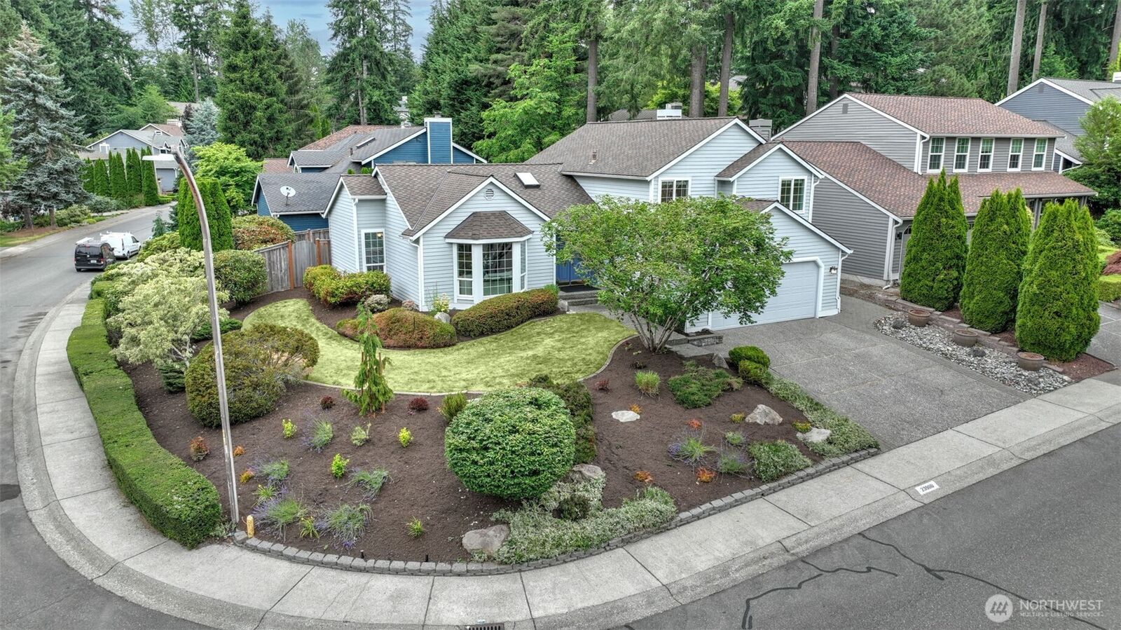 Property Photo: 23900 SE 42nd Place WA 98029