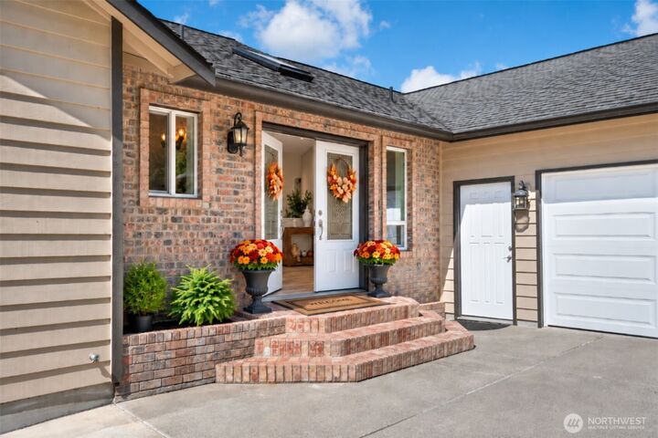 Property Photo: 14110 Glenwood Road SW WA 98367