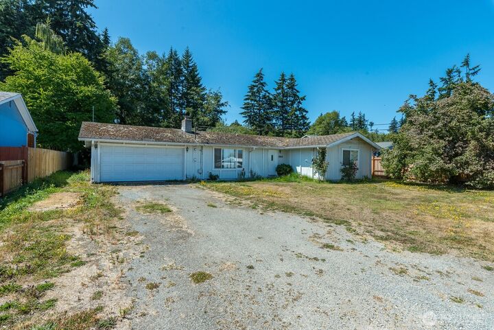 Property Photo: 1290 S Uplands Drive WA 98282