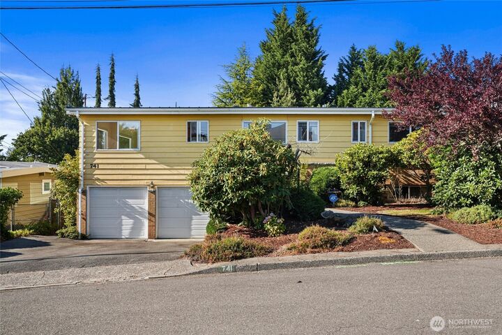 Property Photo: 741 Hemlock Street WA 98020