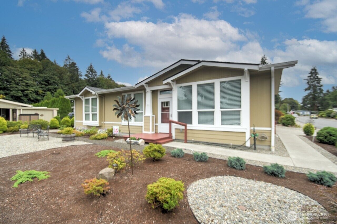 Property Photo:  3700  14th Avenue SE 10  WA 98501 