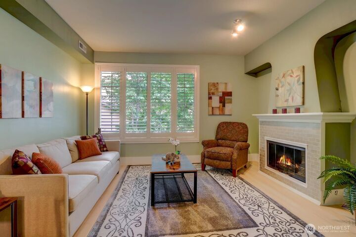 Property Photo: 18268 NE 97th 104 WA 98052