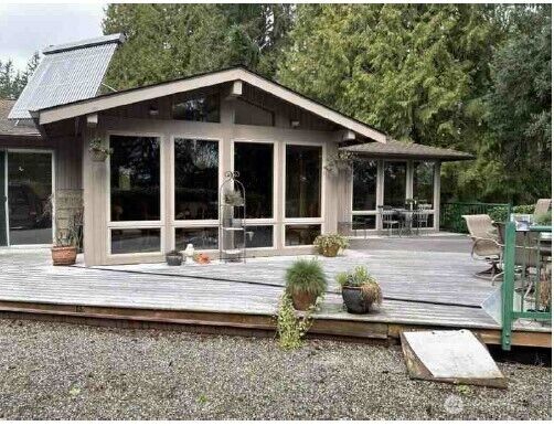 Property Photo: 16518 NE 2nd Place WA 98008