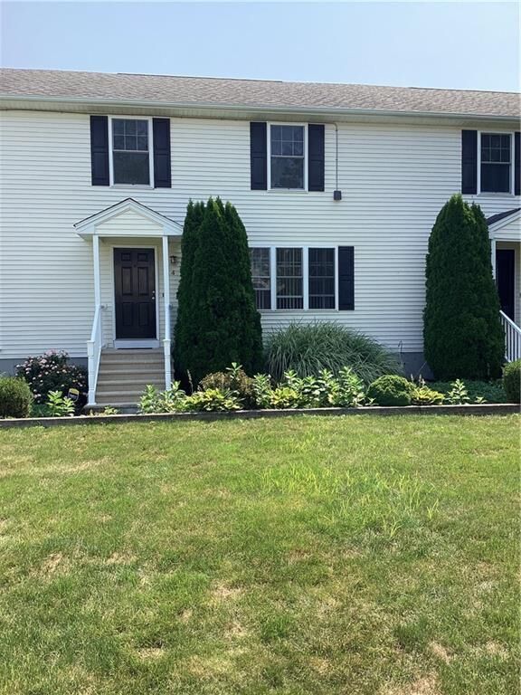 Property Photo:  4 Legris Commons Lane 4  RI 02893 
