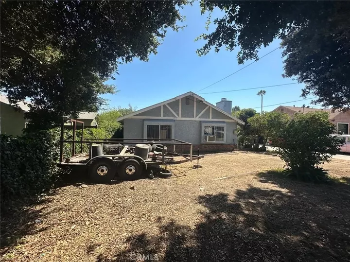 Property Photo:  523 W Locust Street  CA 91762 