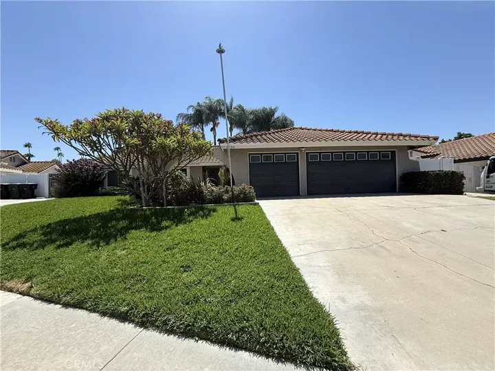 Property Photo: 2720 Lexinton Place CA 92506