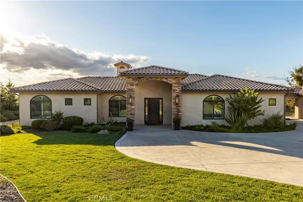 Property Photo:  1110 Burnt Rock Way  CA 93465 