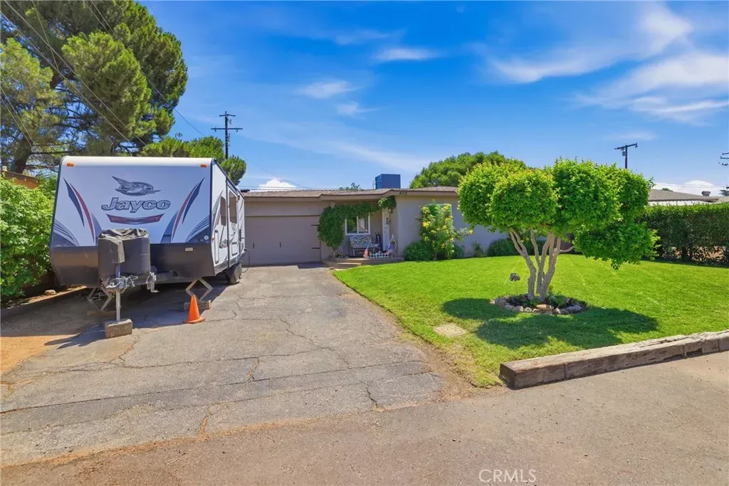 Property Photo:  472 Laraine  CA 92223 