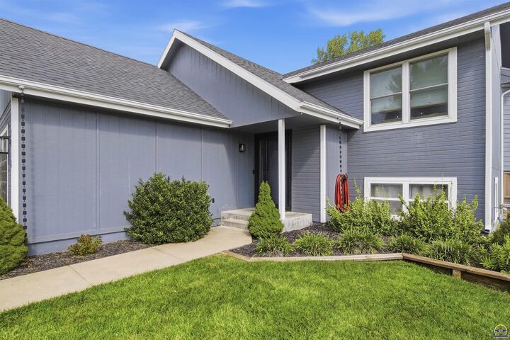 Property Photo:  7218 SW 24th Ter  KS 66614 