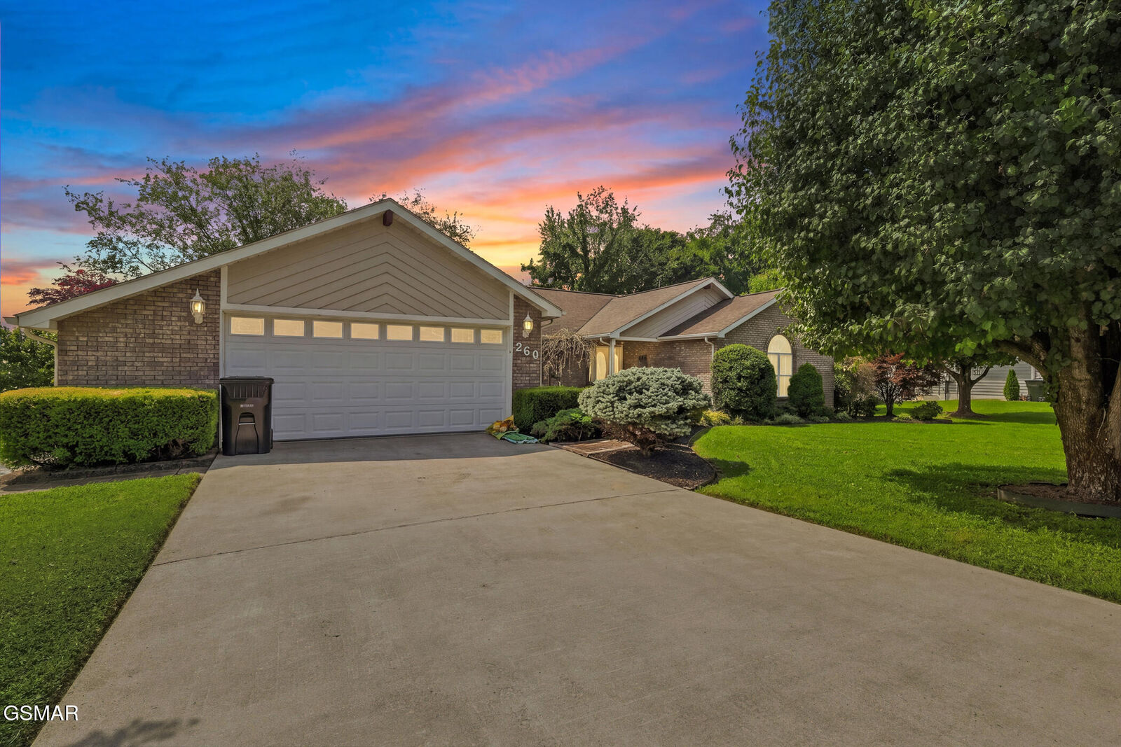 Property Photo: 260 Lexington Place TN 37862
