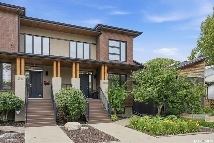 Property Photo: 1210 Broadway Avenue SK S7H 2A3