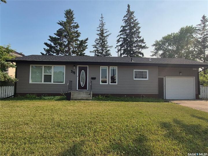 Property Photo: 215 Central Street W SK S0K 4S0