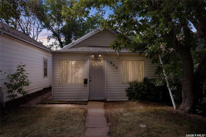 Property Photo: 840 Grey Avenue SK S6H 1N1
