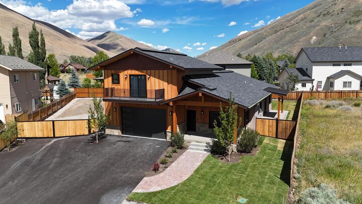 Property Photo: 471 Maple Ridge Loop ID 83313