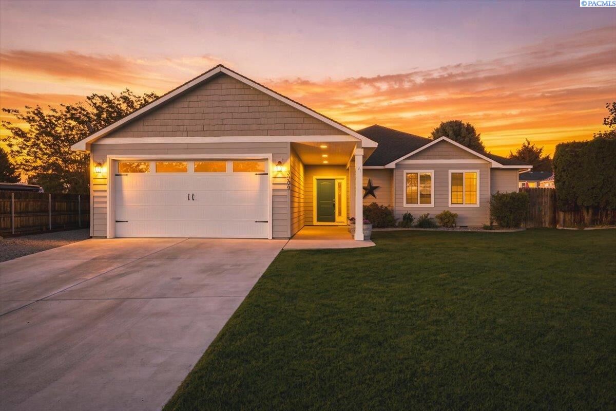 Property Photo:  3909 S Zillah Street  WA 99337 