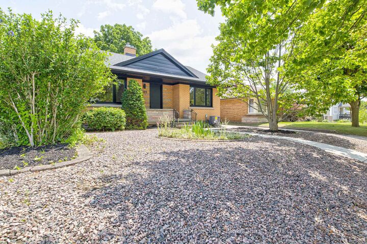 Property Photo: 189 Eighth Avenue ON N2C 1S5