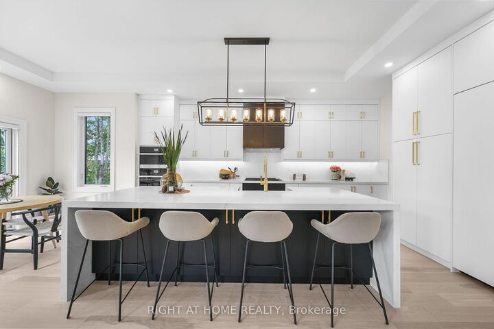 262 Senlac Road — photo 1
