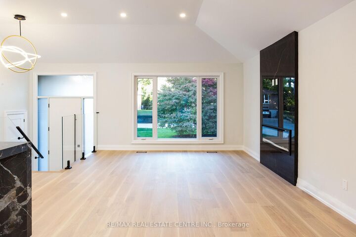 Property Photo: 446 Willis Drive ON L6L 4V5