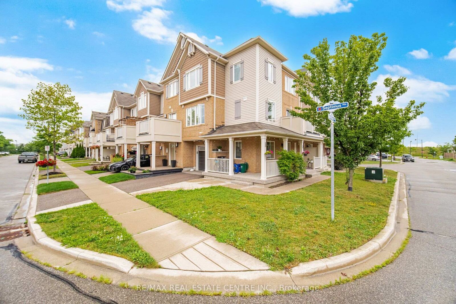 Property Photo:  254 Septimus Heights  ON L9T 8N6 
