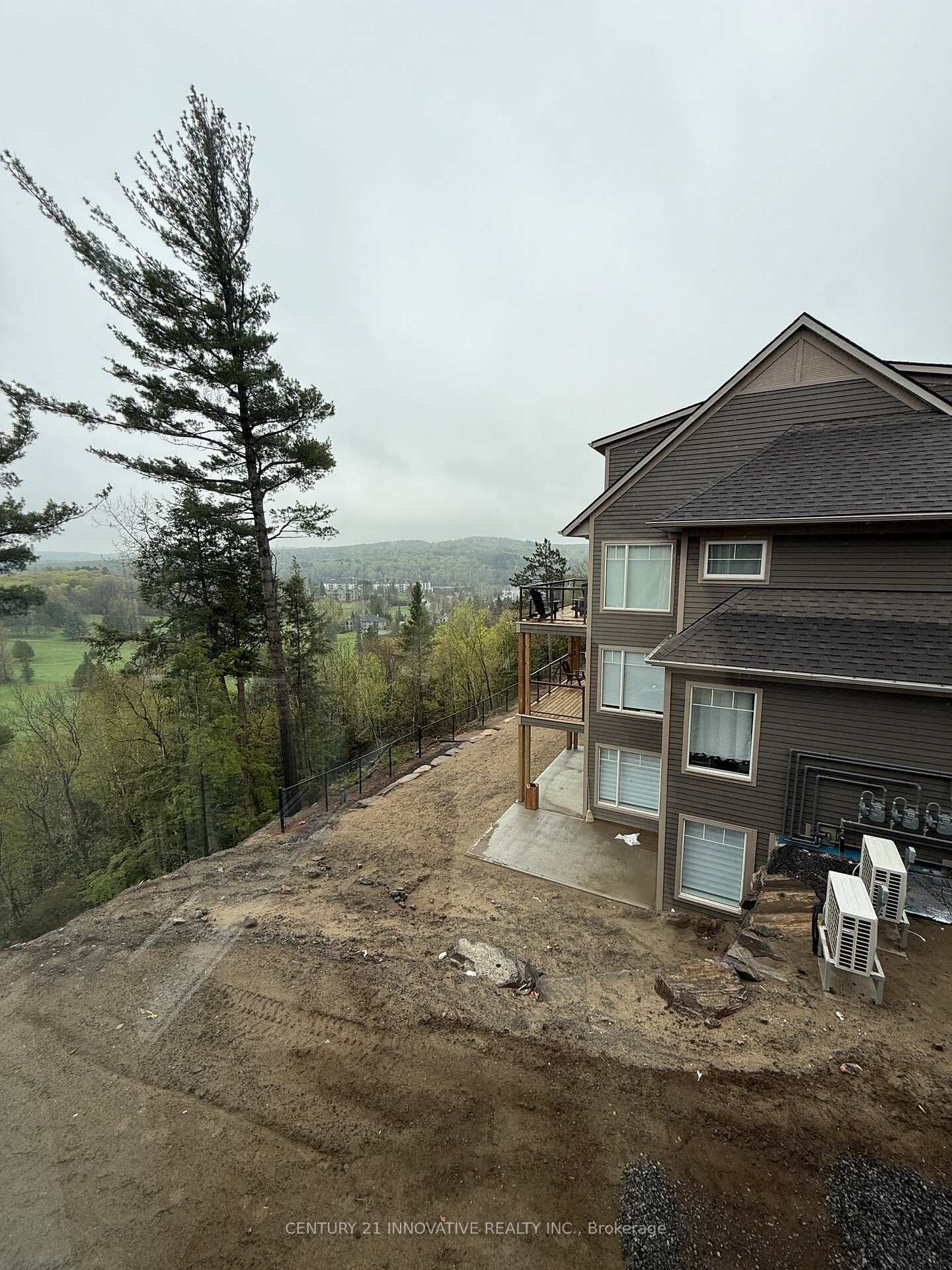 Property Photo: 3 Tree Tops Lane 101 ON P1H 1A9