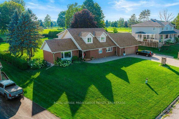 Property Photo: 1102 Burnside Drive ON K6V 5T1