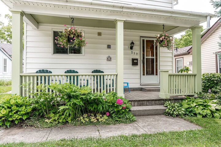 Property Photo:  217 West Gore Street  ON N5A 1K7 
