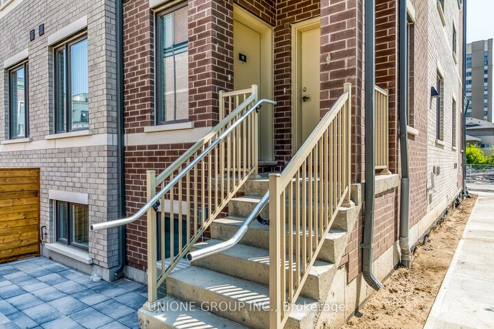 Property Photo:  260 Twelfth Street 19  ON M8V 0J6 