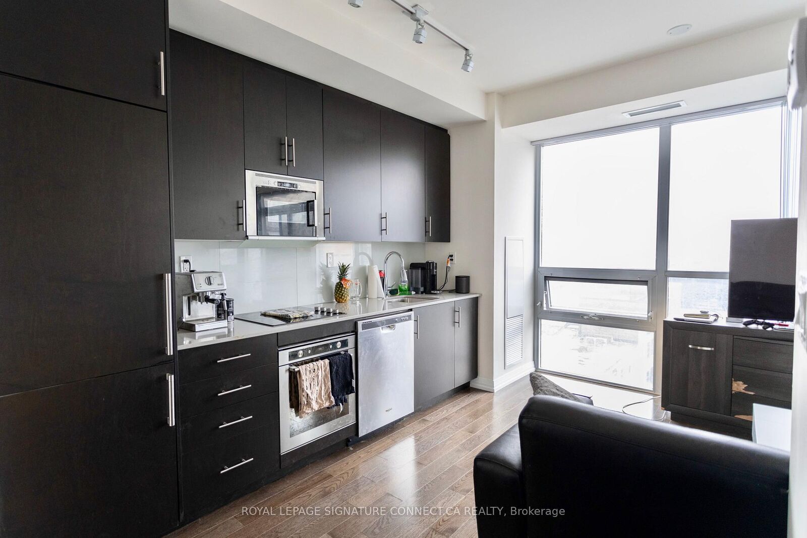 Property Photo: 460 Adelaide Street E 1112 ON M5A 0E7