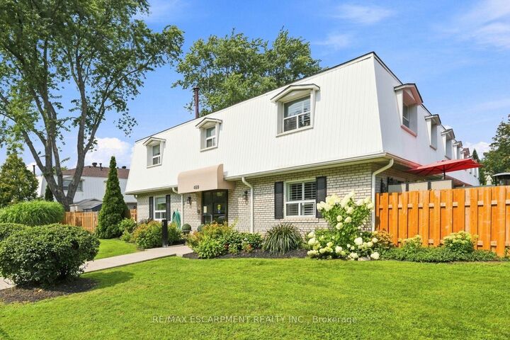 Property Photo: 469 Claridge Road 6 ON L7N 2S1
