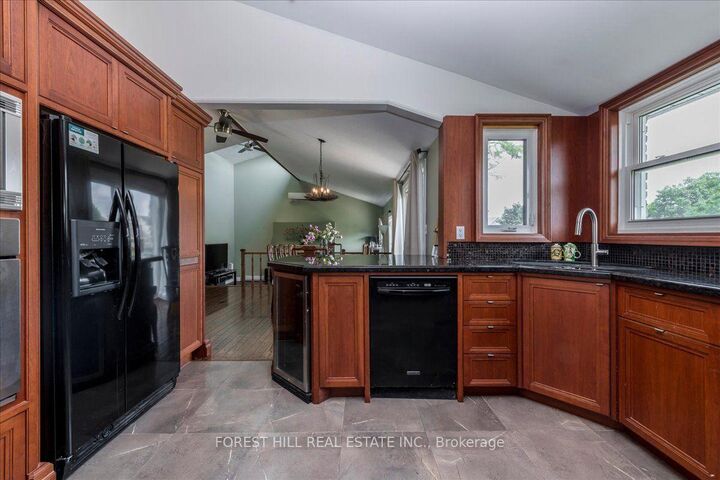 Property Photo:  21 Pinetree Court  ON L0K 1B0 