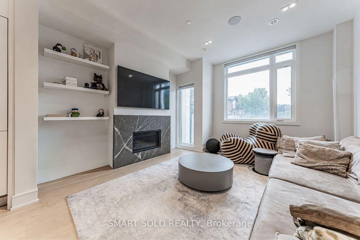 Property Photo: 9 Flax Field Lane ON M2N 0L5
