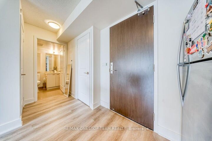 Property Photo:  88 Sheppard Avenue E 811  ON M2N 6Y2 