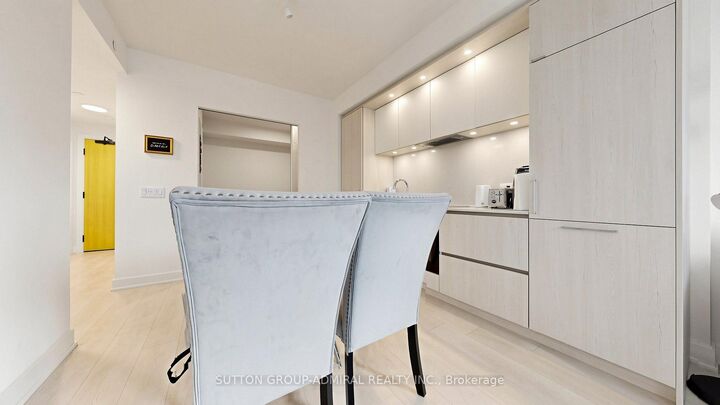 Property Photo: 35 Mercer Street 3011 ON M5V 0V1