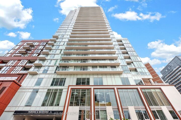 Property Photo: 33 Helendale Avenue 1102 ON M4R 0A4