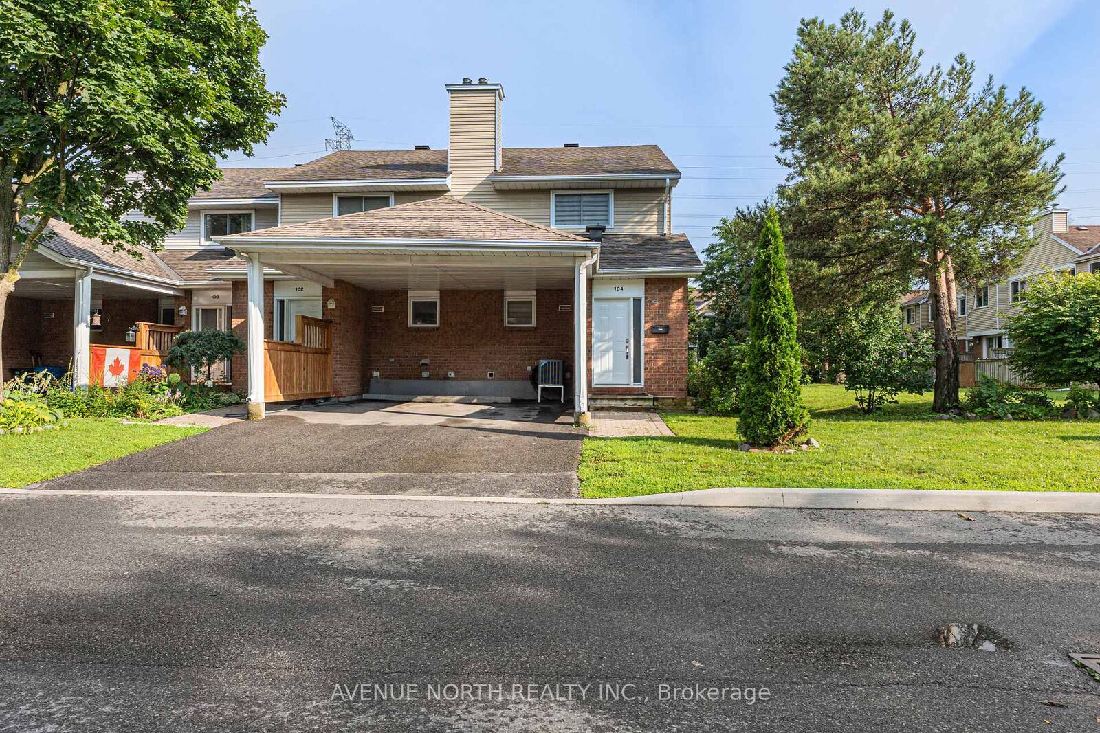 Property Photo: 104 Bannerhill Private - ON K1V 0T3