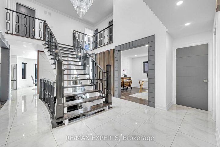Property Photo: 212 Bordeaux Drive ON L4L 8B6